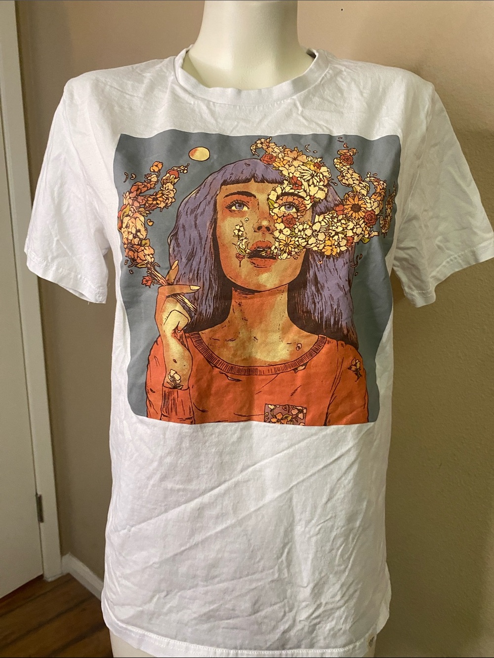 Wituka Art White hippie boho Organic Cotton art deco  graphic Tee S
